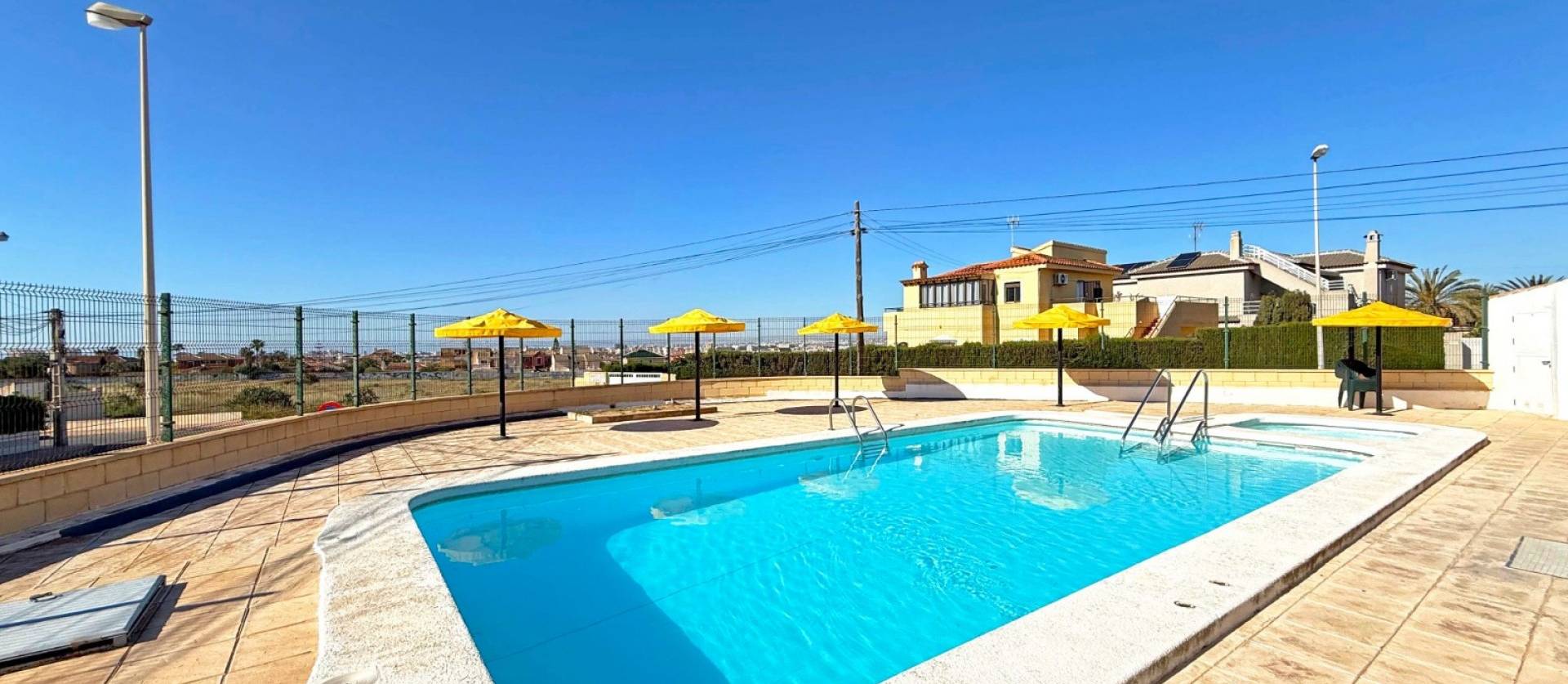 Sale - Bungalow - Torrevieja - La Mata