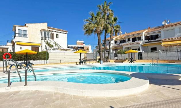 Sale - Bungalow - Torrevieja - La Mata