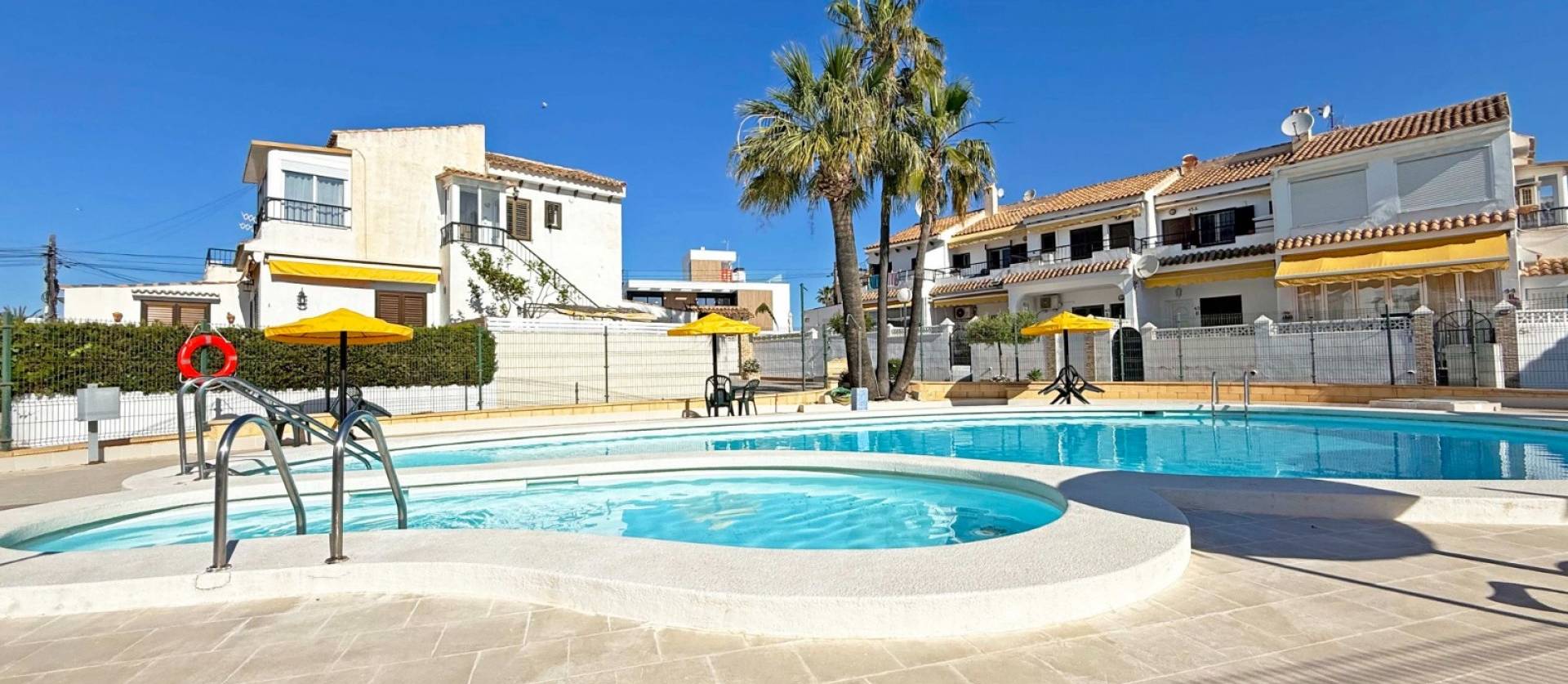 Sale - Bungalow - Torrevieja - La Mata