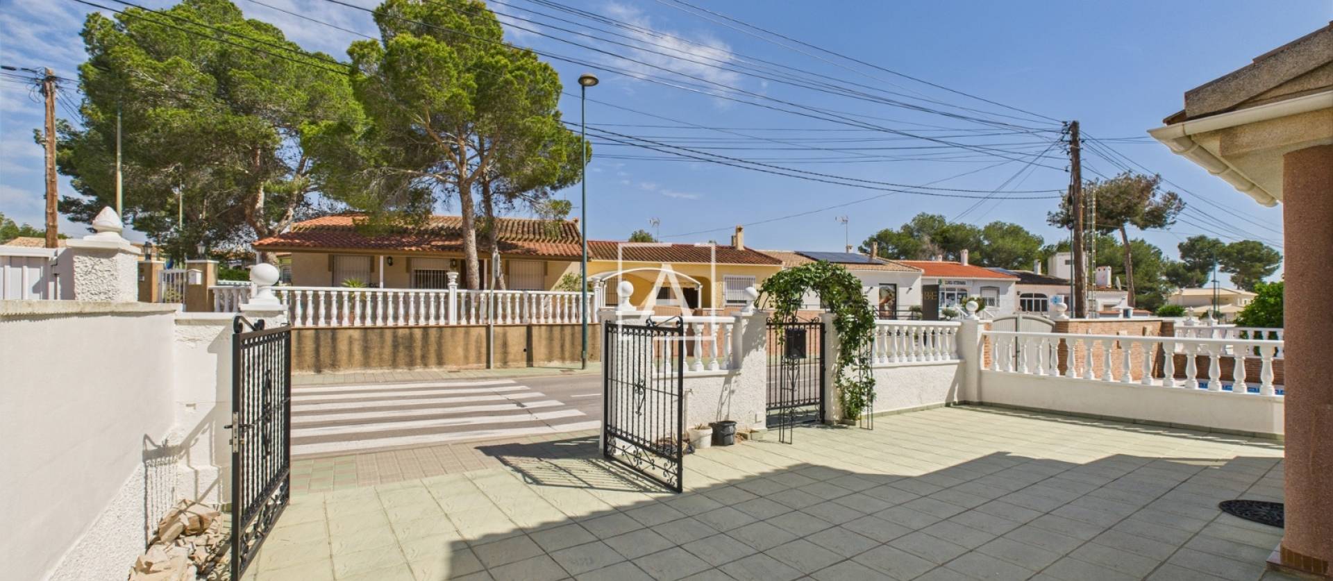 Sale - 4. House - Detached Villa - Pinar de Campoverde