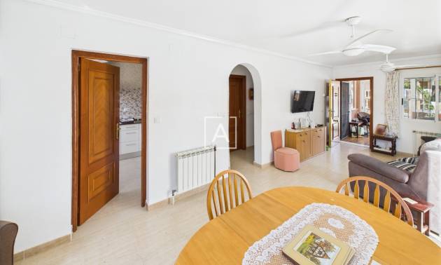 Sale - 4. House - Detached Villa - Pinar de Campoverde