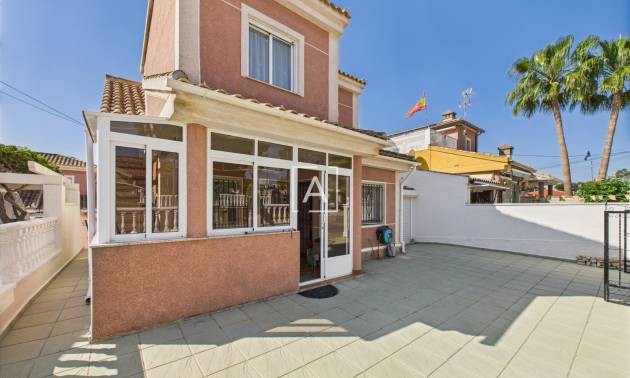 Sale - 4. House - Detached Villa - Pinar de Campoverde