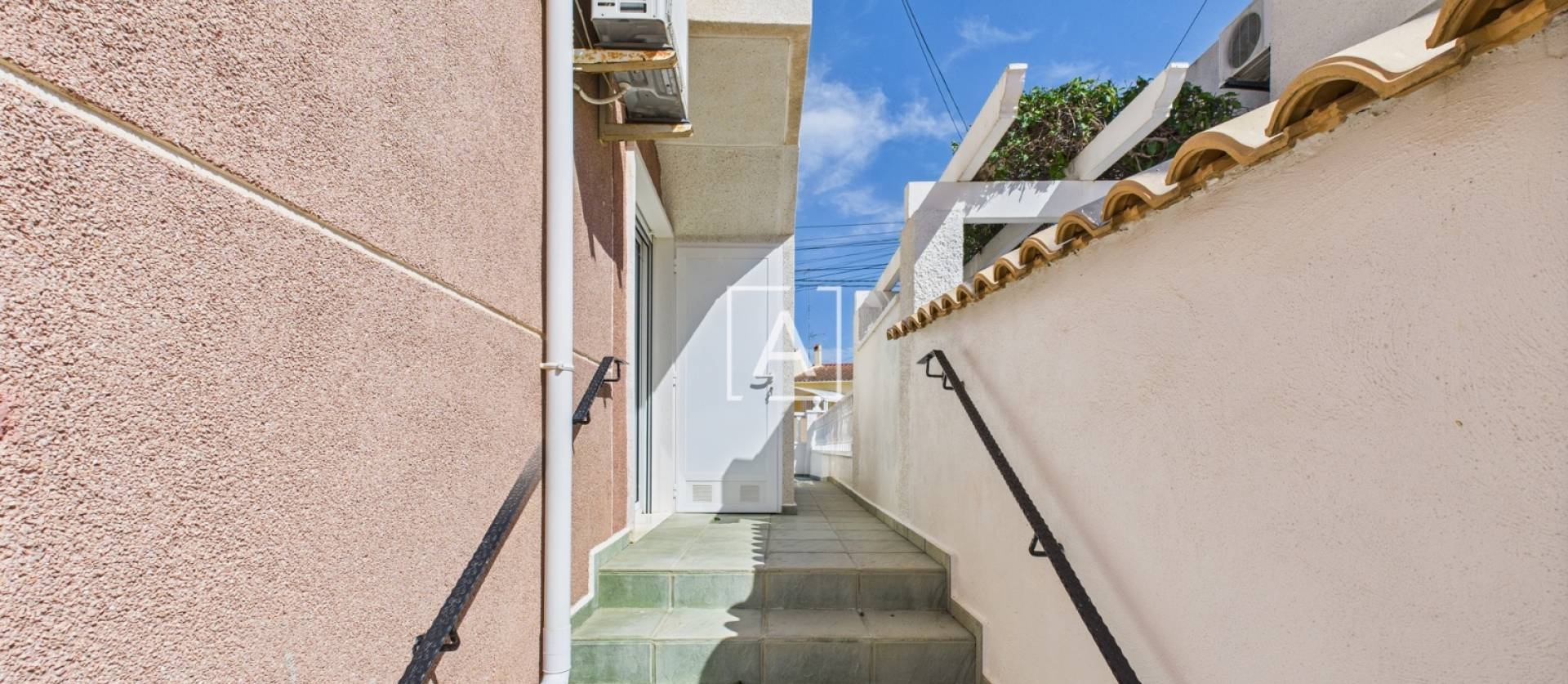 Sale - 4. House - Detached Villa - Pinar de Campoverde