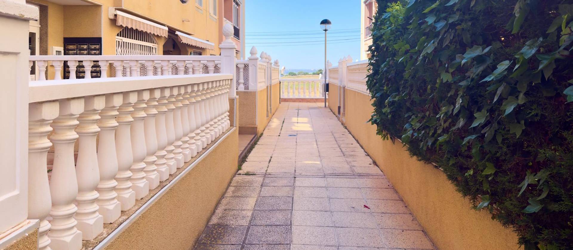 Sale - Ground Floor - Torrevieja - La Mata pueblo