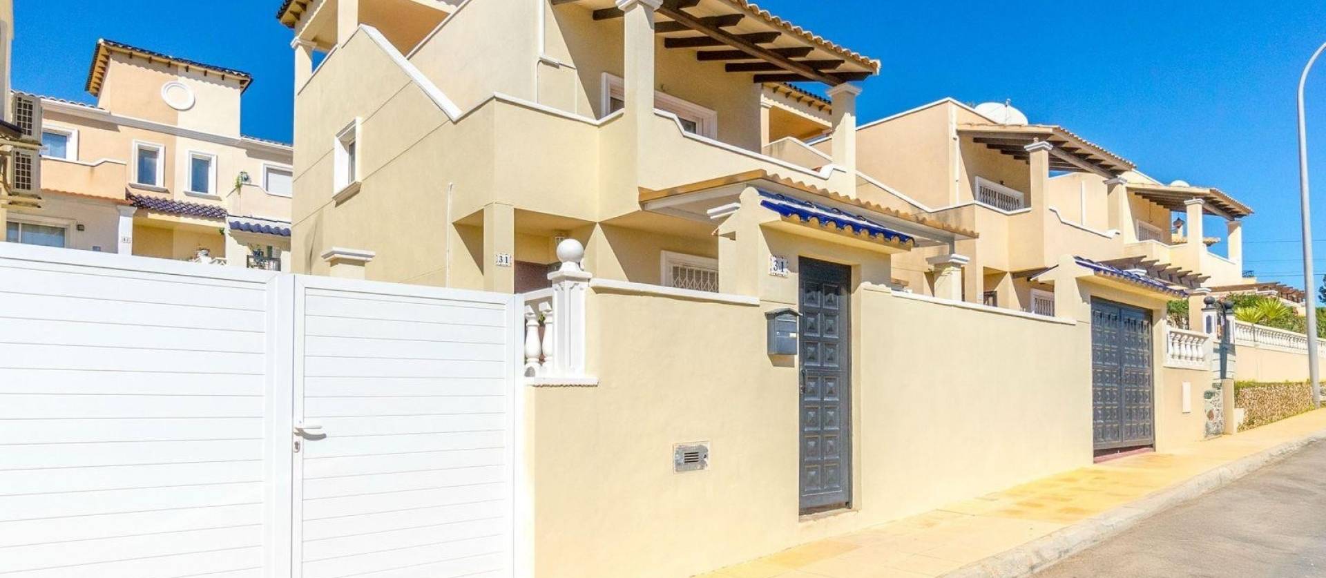 Sale - Villa - Orihuela Costa - Villamartín