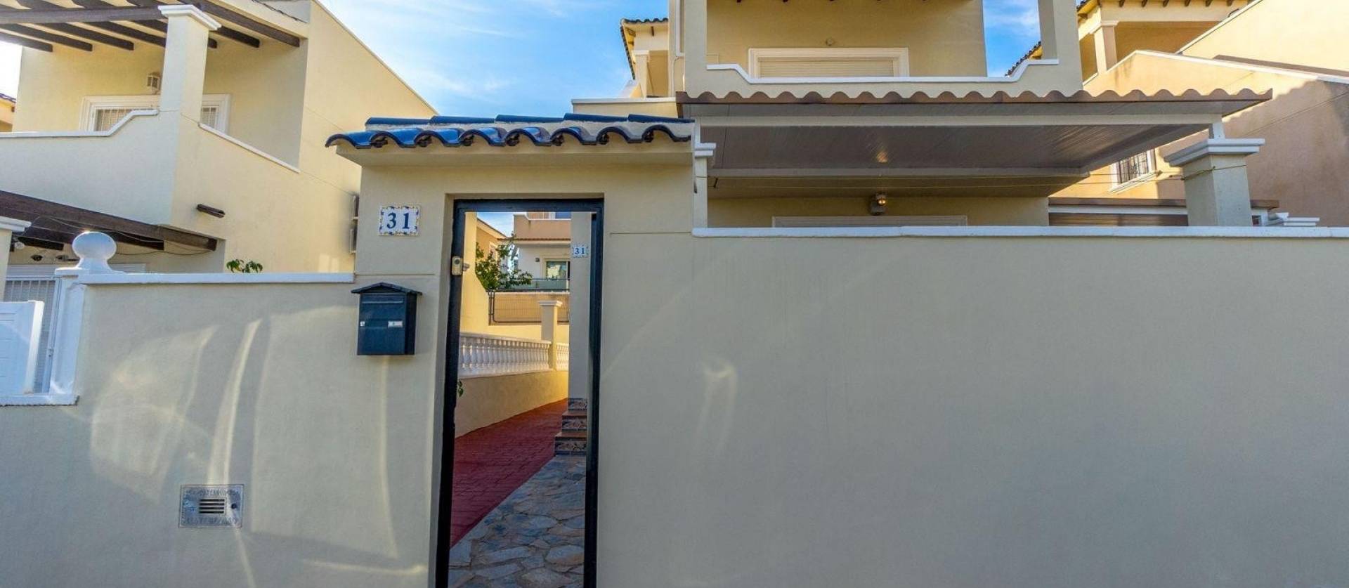 Sale - Villa - Orihuela Costa - Villamartín