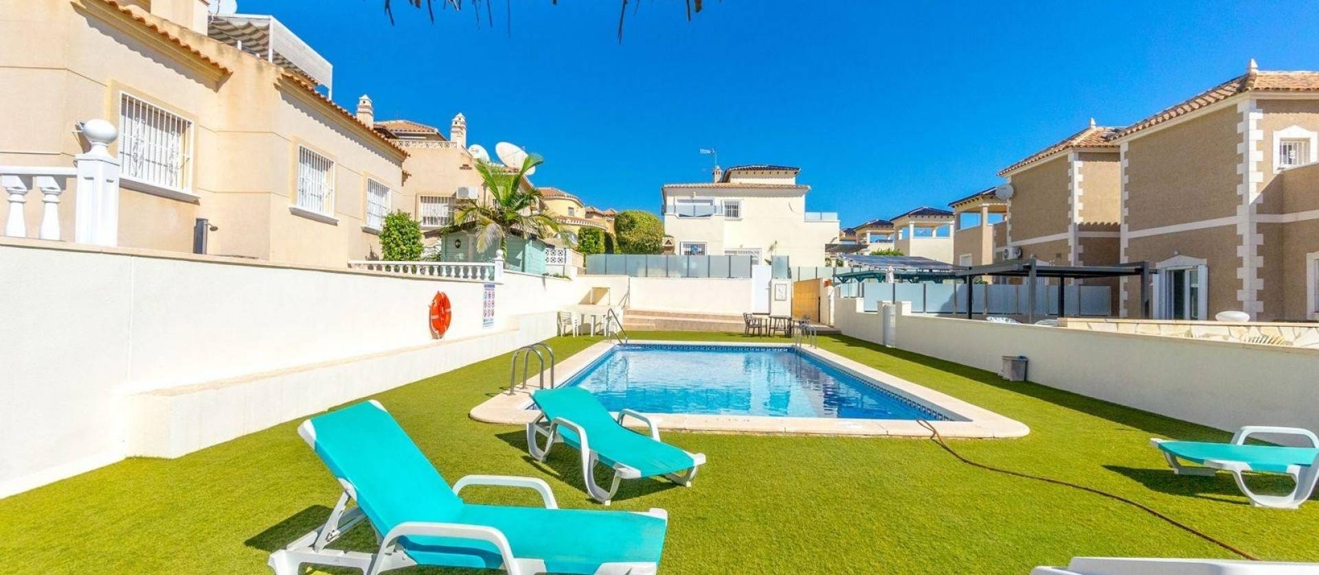 Sale - Villa - Orihuela Costa - Villamartín