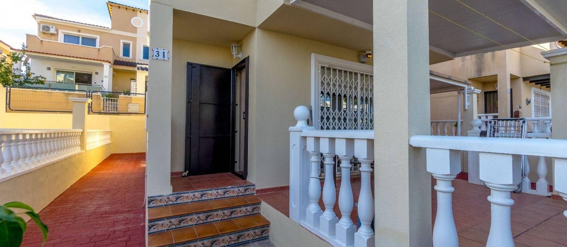 Sale - Villa - Orihuela Costa - Villamartín