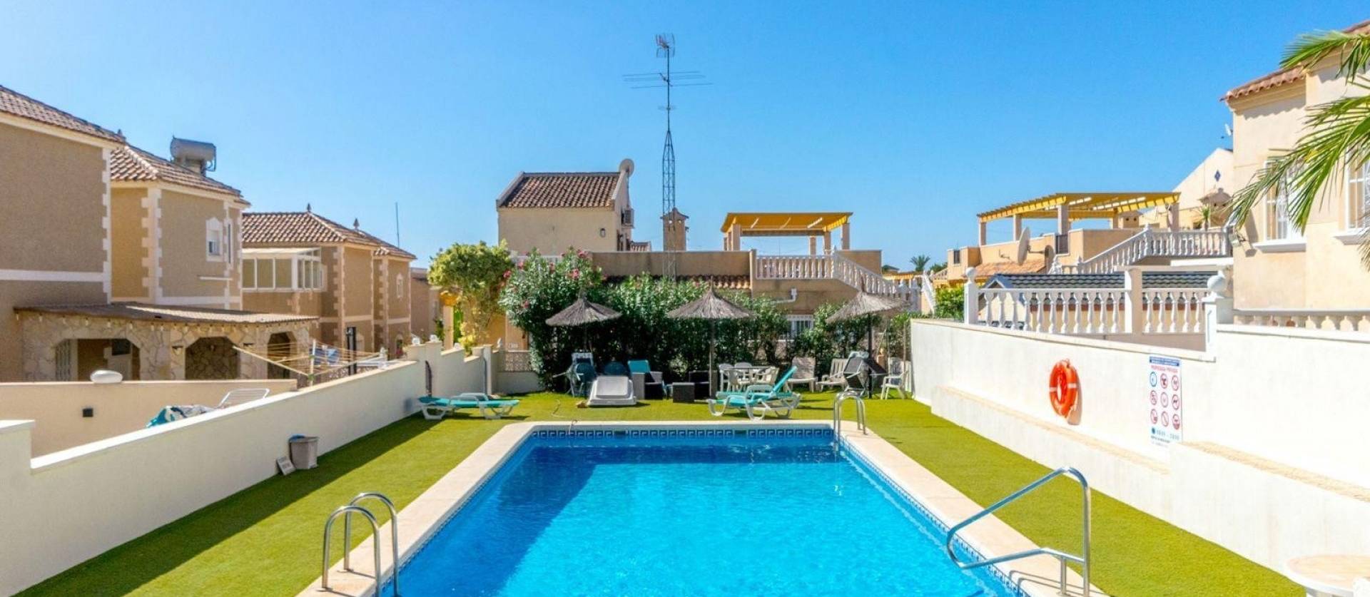 Sale - Villa - Orihuela Costa - Villamartín