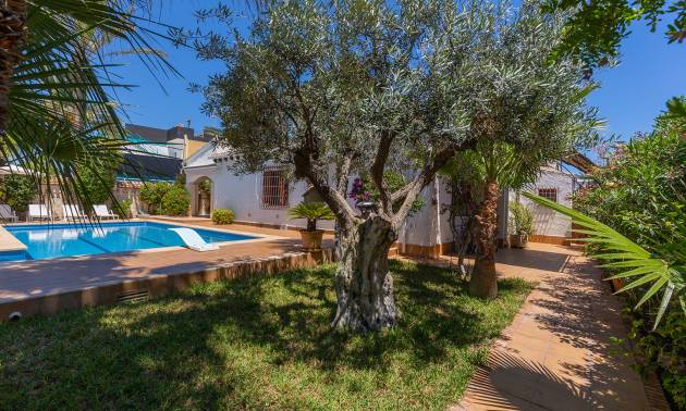 Sale - Villa - Orihuela - Orihuela Costa