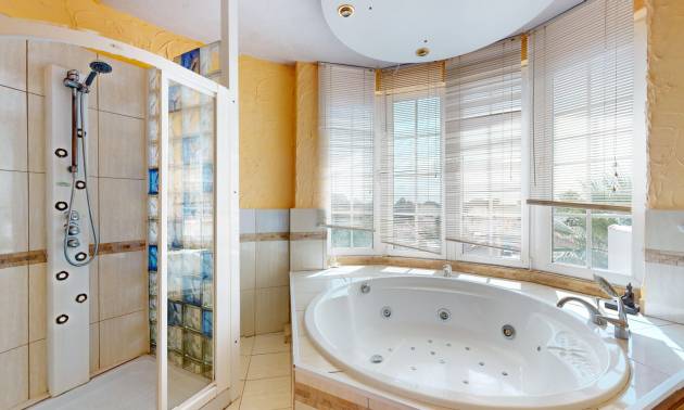 Sale - Villa - Orihuela Costa - La Zenia