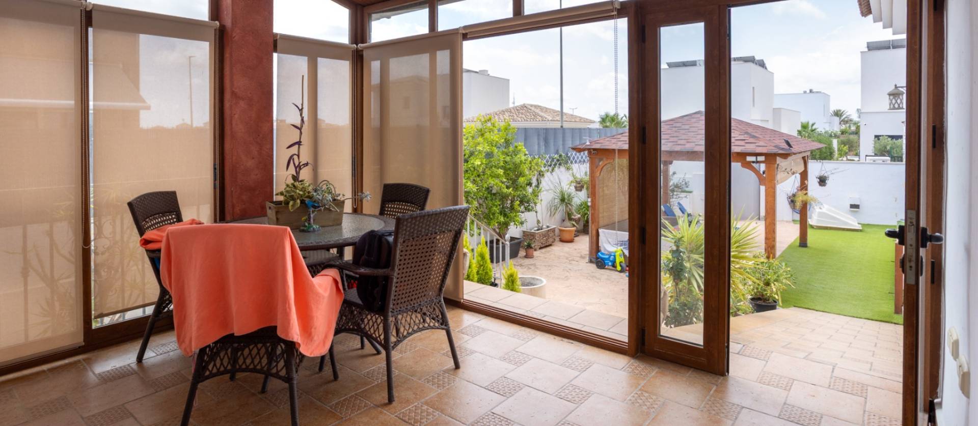 Sale - Villa - Los Montesinos - La Herrada