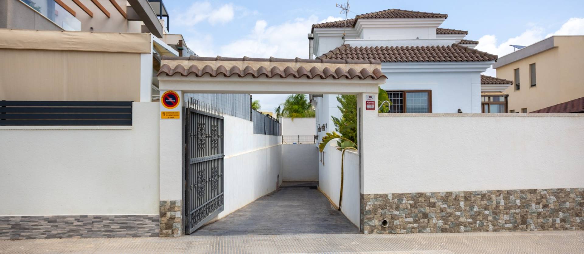 Sale - Villa - Los Montesinos - La Herrada