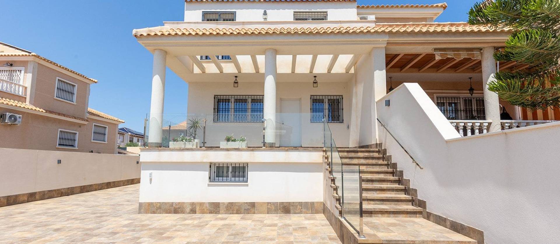Sale - Villa - Torrevieja - Aguas Nuevas