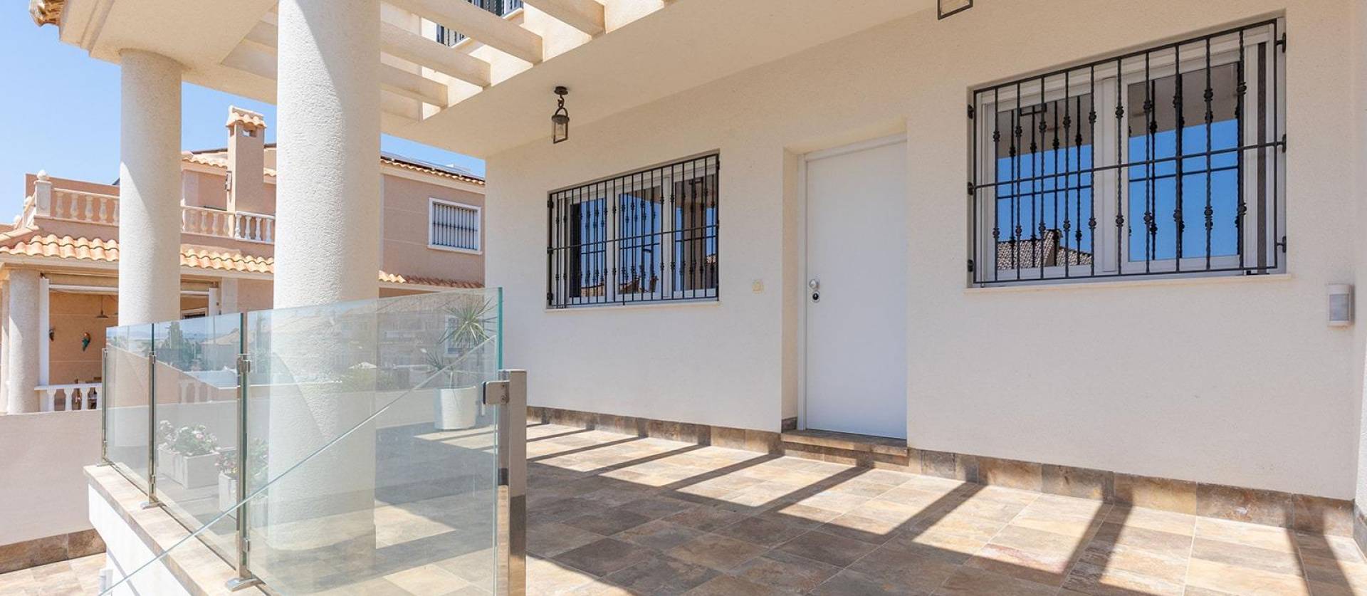 Sale - Villa - Torrevieja - Aguas Nuevas