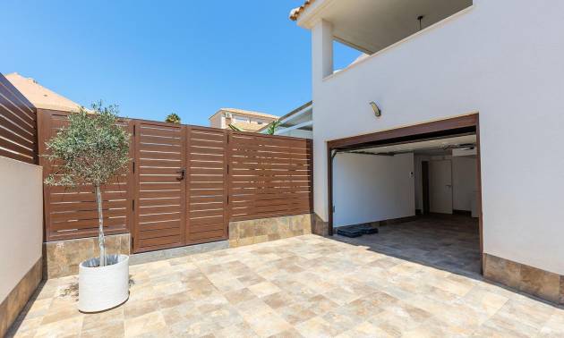 Sale - Villa - Torrevieja - Aguas Nuevas