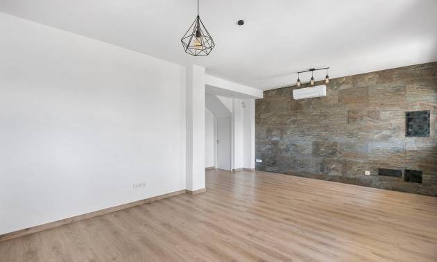 Sale - Villa - Torrevieja - Aguas Nuevas