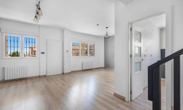 Sale - Villa - Torrevieja - Aguas Nuevas