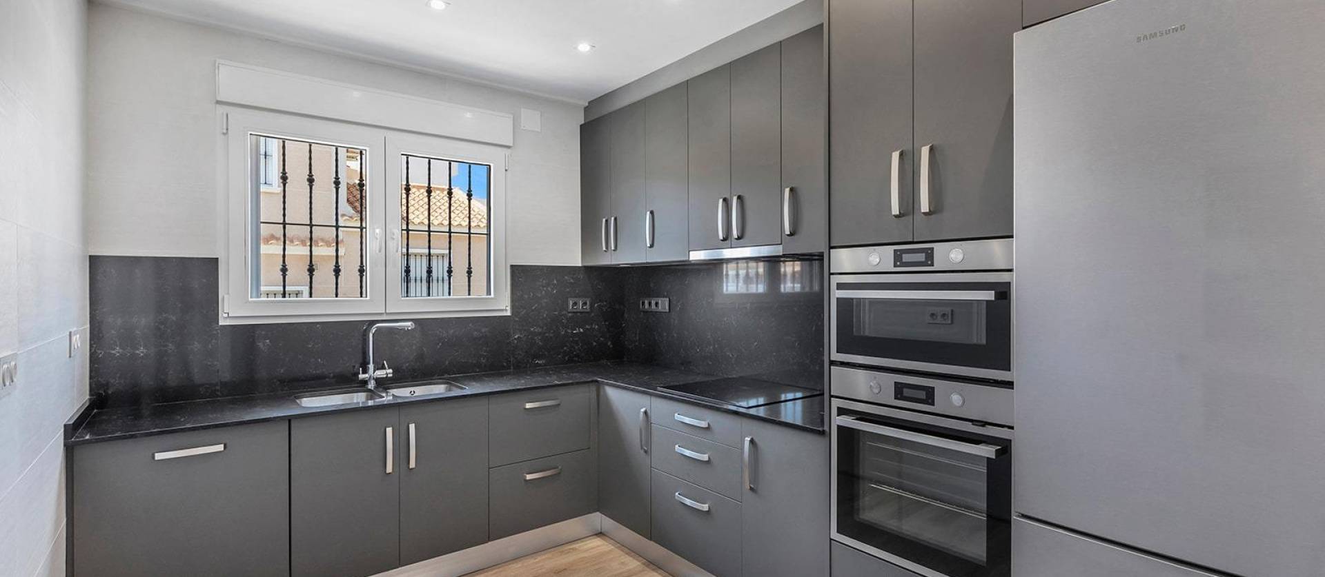 Sale - Villa - Torrevieja - Aguas Nuevas