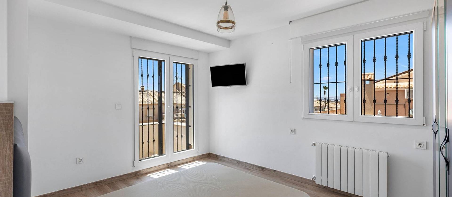 Sale - Villa - Torrevieja - Aguas Nuevas