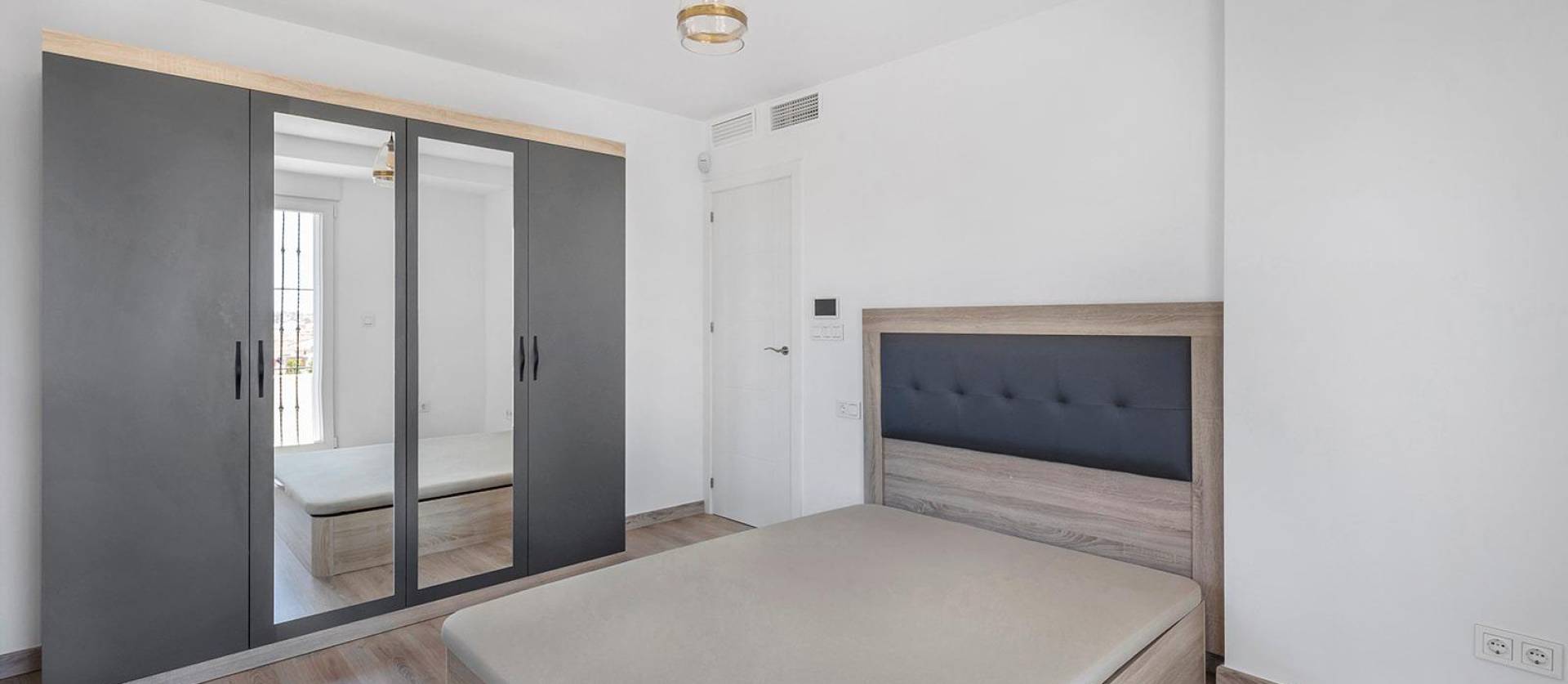 Sale - Villa - Torrevieja - Aguas Nuevas