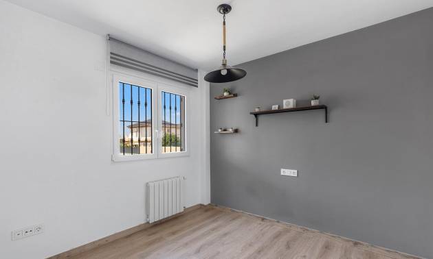 Sale - Villa - Torrevieja - Aguas Nuevas