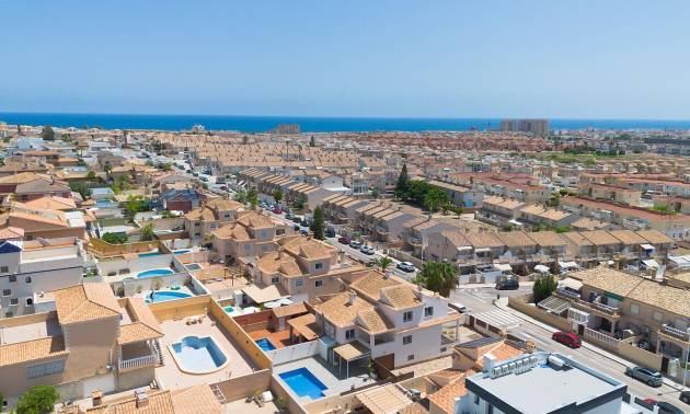 Sale - Villa - Torrevieja - Aguas Nuevas
