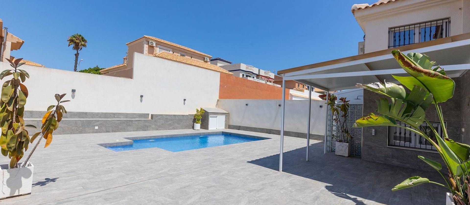 Sale - Villa - Torrevieja - Aguas Nuevas