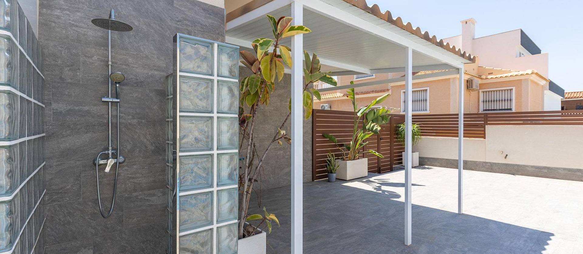 Sale - Villa - Torrevieja - Aguas Nuevas