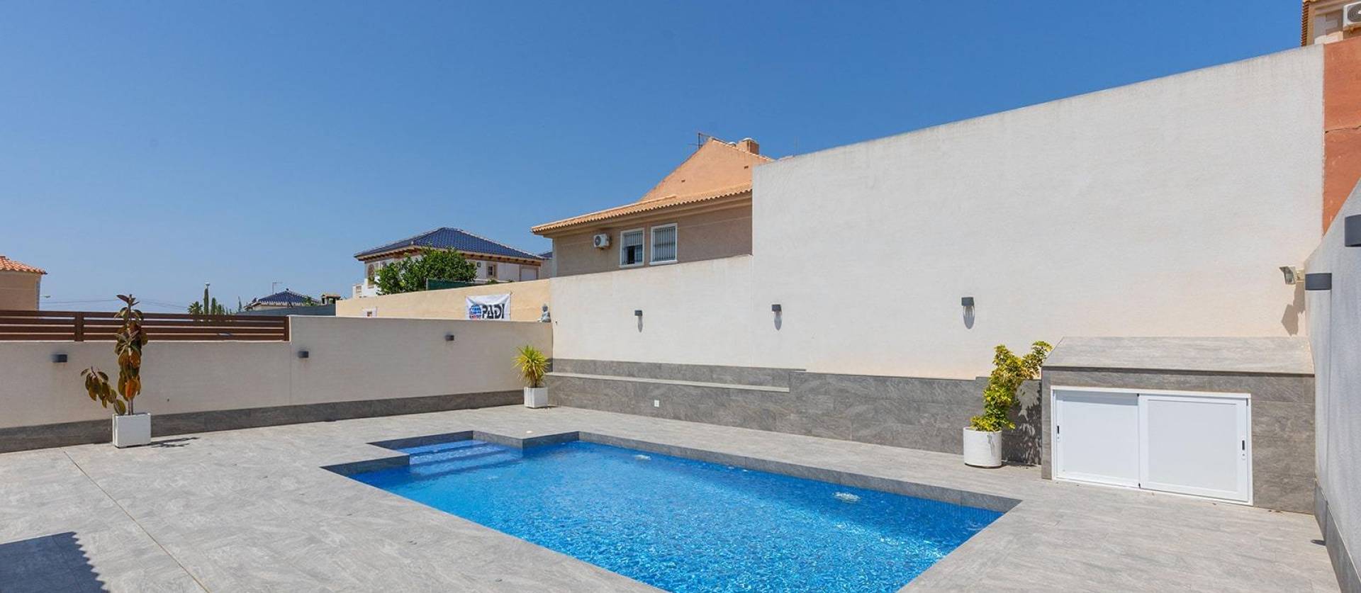 Sale - Villa - Torrevieja - Aguas Nuevas