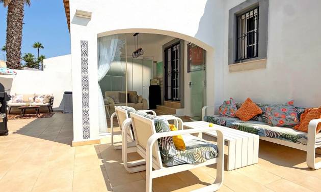 Sale - Villa - Orihuela Costa - Villamartín