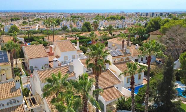 Sale - Villa - Orihuela Costa - Villamartín