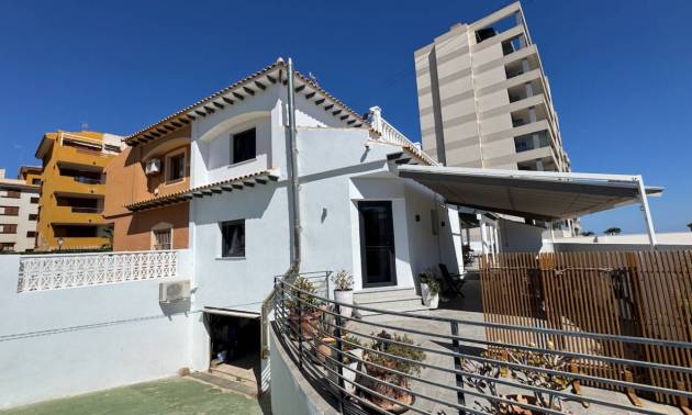 Bestaande woningen - Villa - Punta Prima
