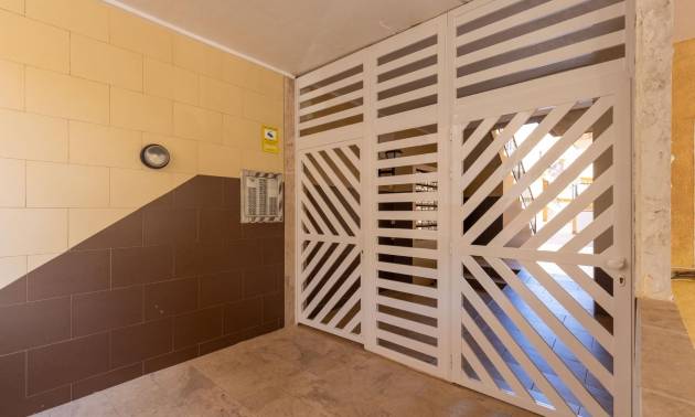 Sale - Apartment - Torrevieja - Playa de los locos