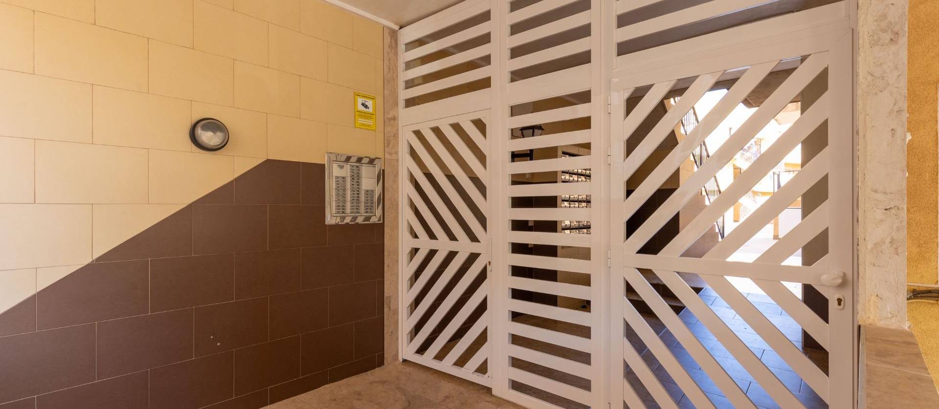 Sale - Apartment - Torrevieja - Playa de los locos