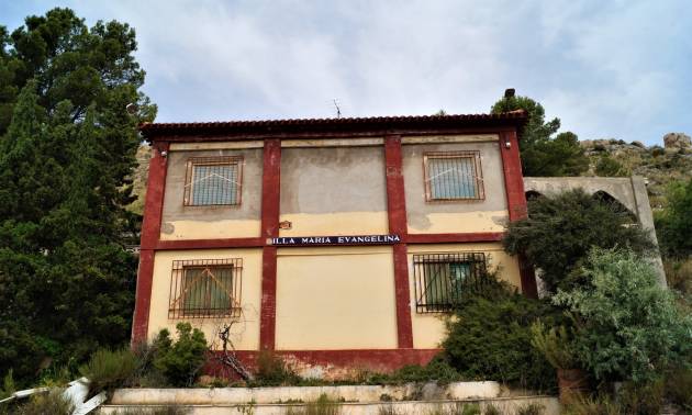 Sale - Commercial - Salinas