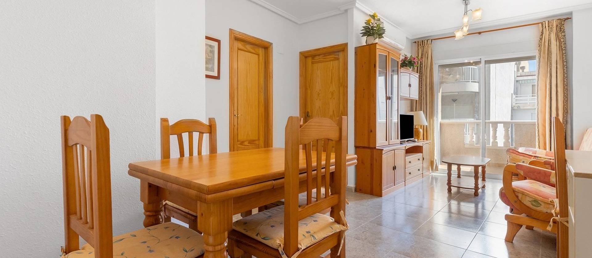 Sale - Apartment - Torrevieja - Centro