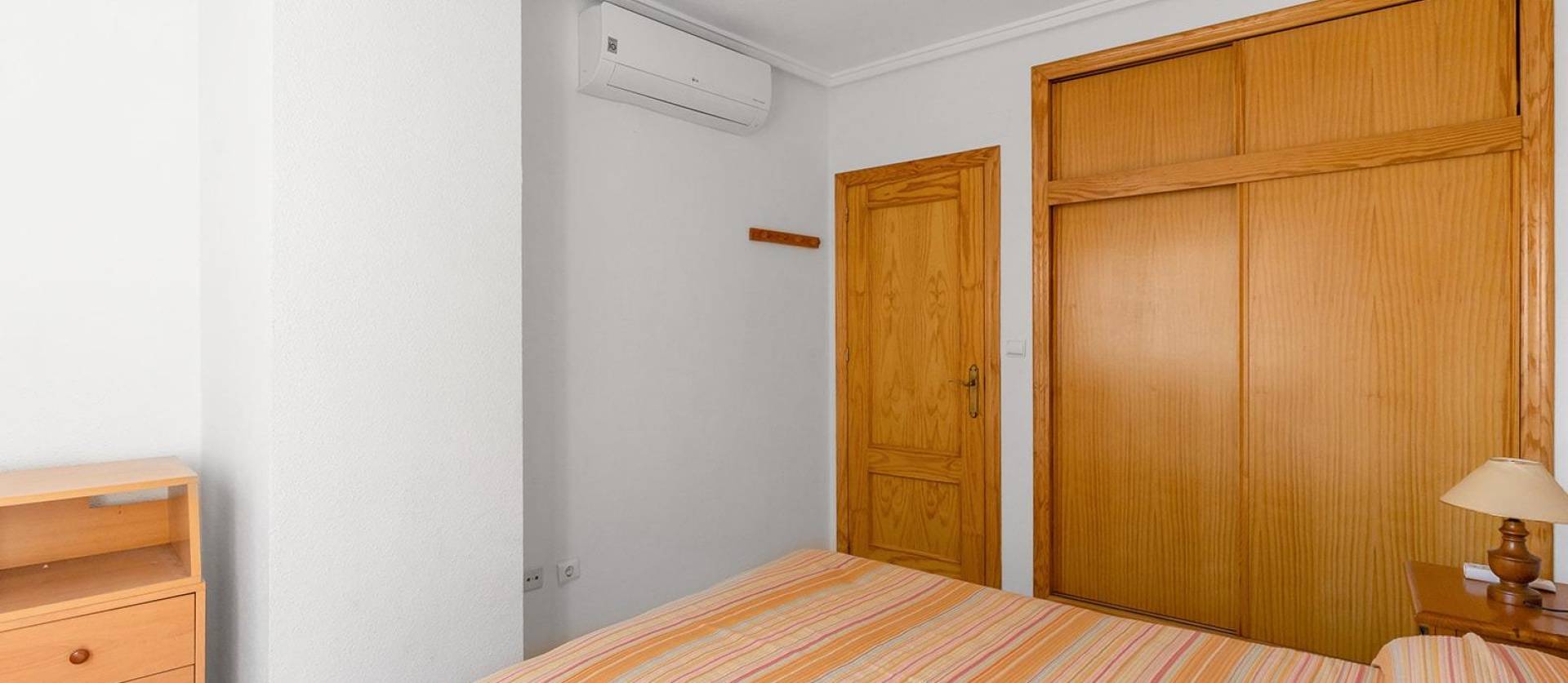 Sale - Apartment - Torrevieja - Centro