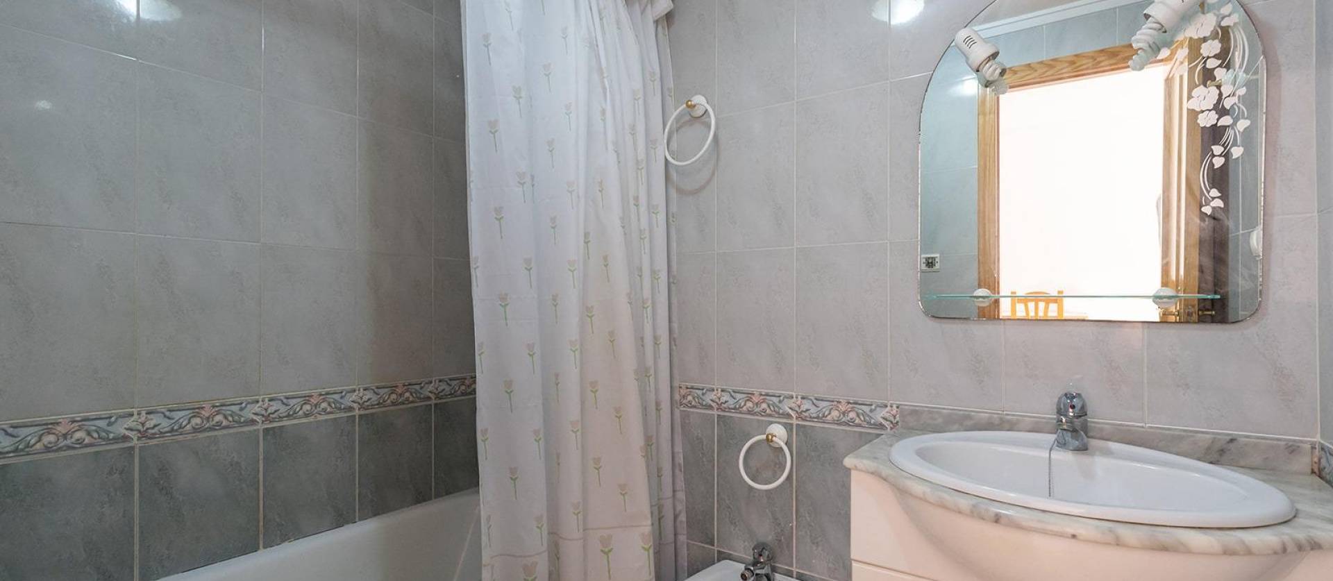 Sale - Apartment - Torrevieja - Centro