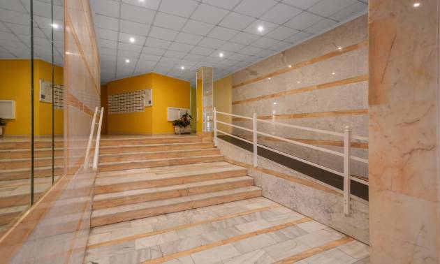 Sale - Apartment - Torrevieja - Playa de los locos