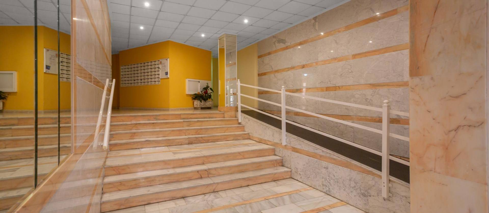 Sale - Apartment - Torrevieja - Playa de los locos