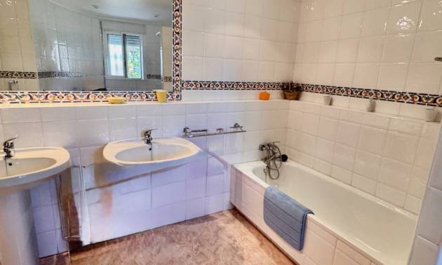 Sale - Villa - Benferri