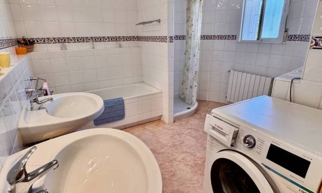 Sale - Villa - Benferri