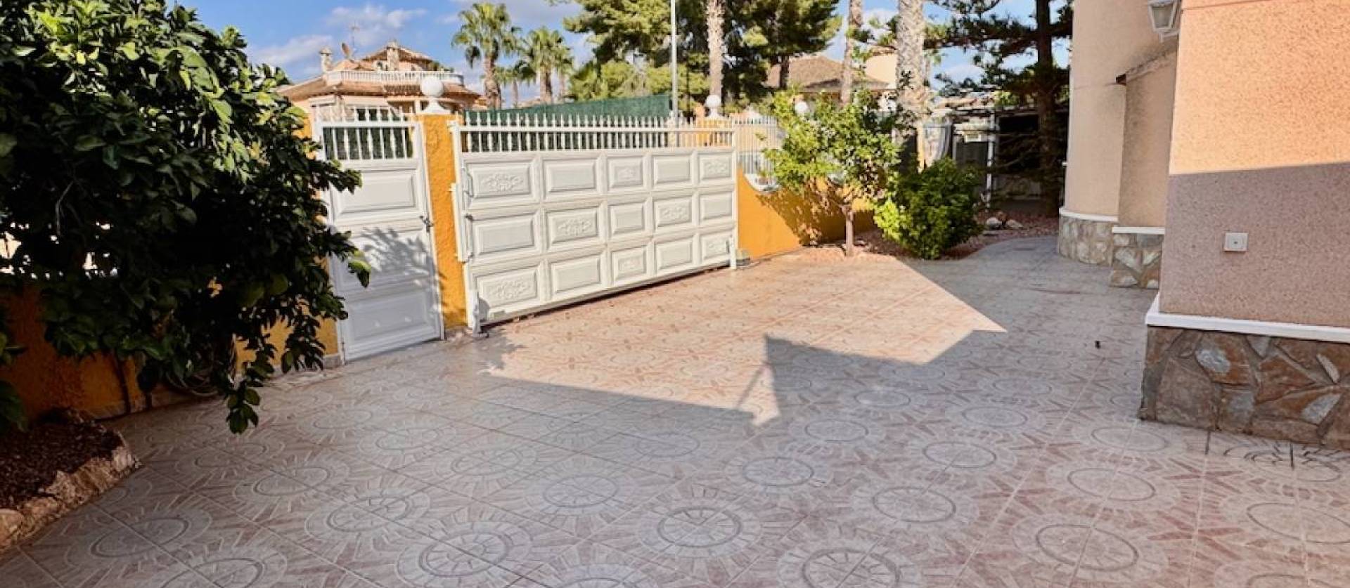 Sale - Villa - Benferri