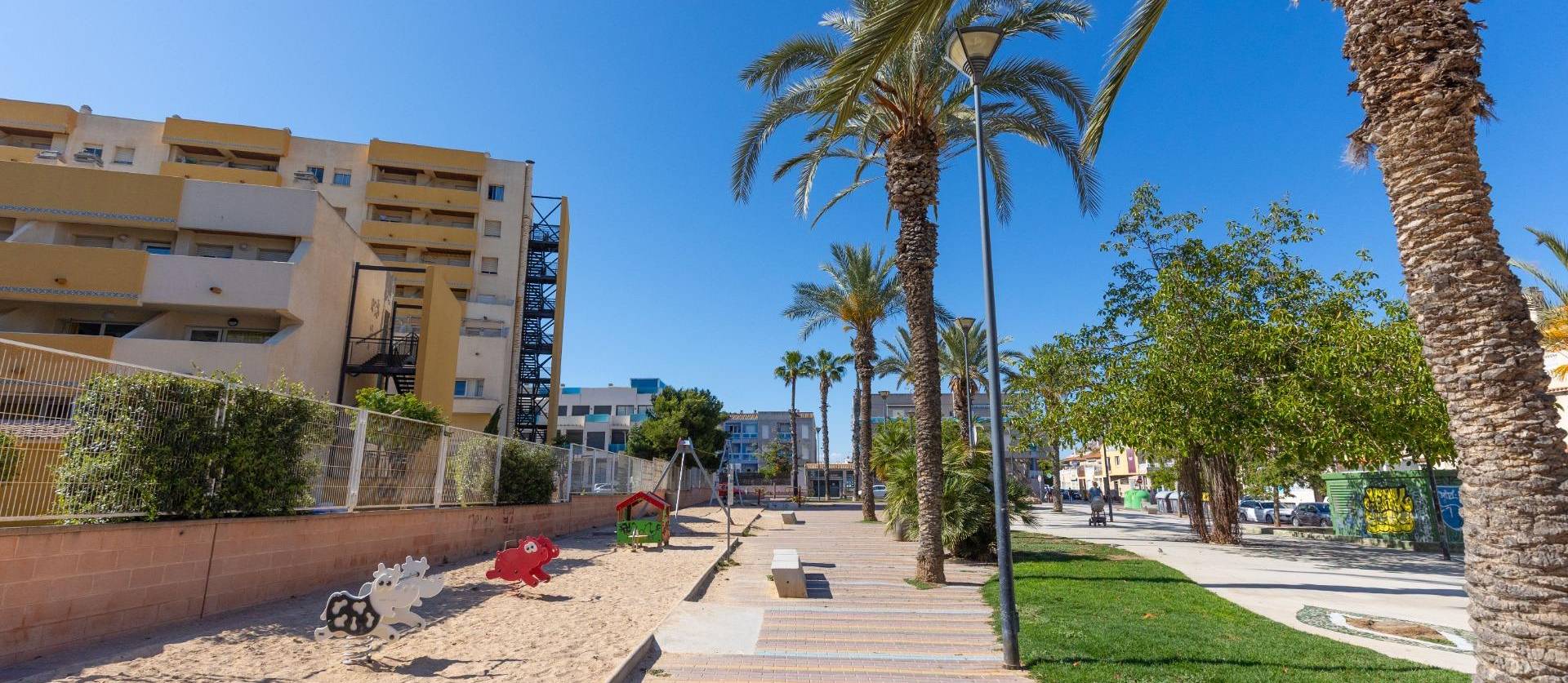 Sale - Ground Floor - Torrevieja - Estacion de autobuses