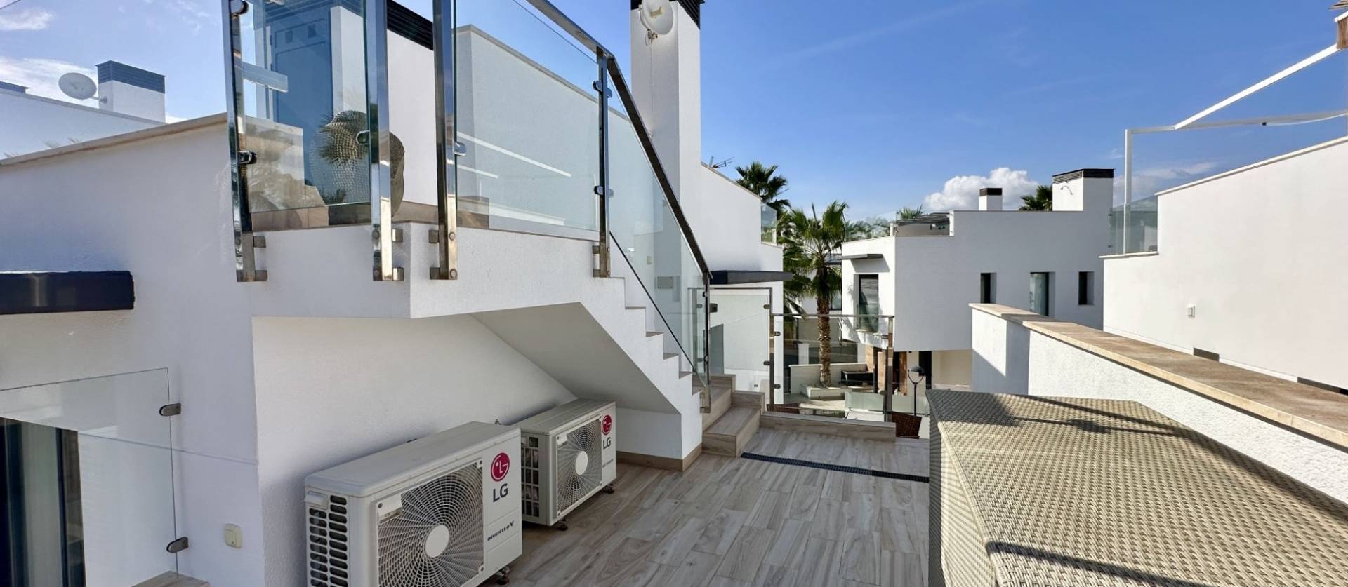 Sale - Villa - Orihuela Costa - Lomas de Cabo Roig