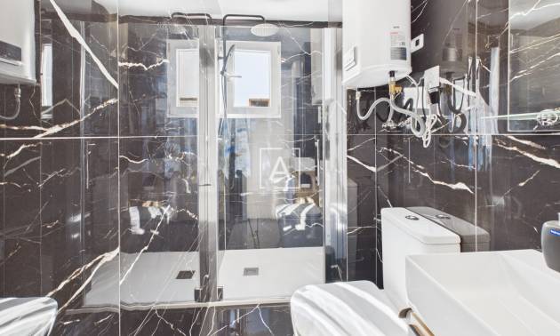 Sale - 1. Apartment / flat - Torrevieja Centro