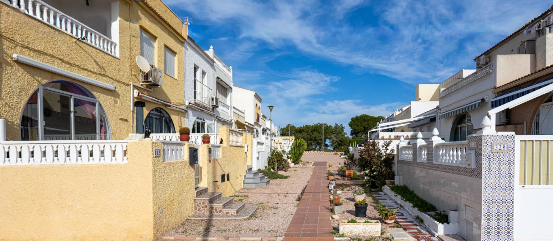 Sale - Terraced house / Townhouse - Torrevieja - La Siesta