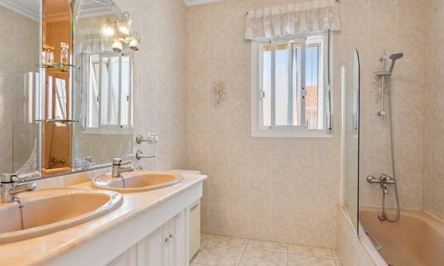 Sale - Villa - Ciudad Quesada