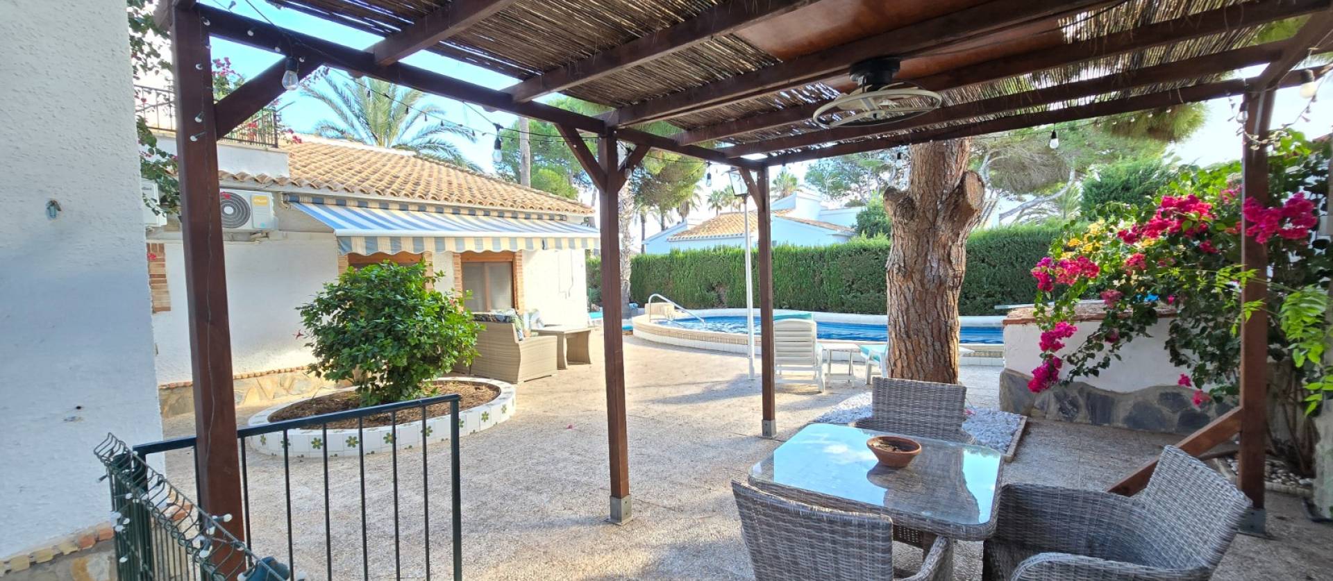 Sale - Villa - Orihuela Costa - Cabo Roig
